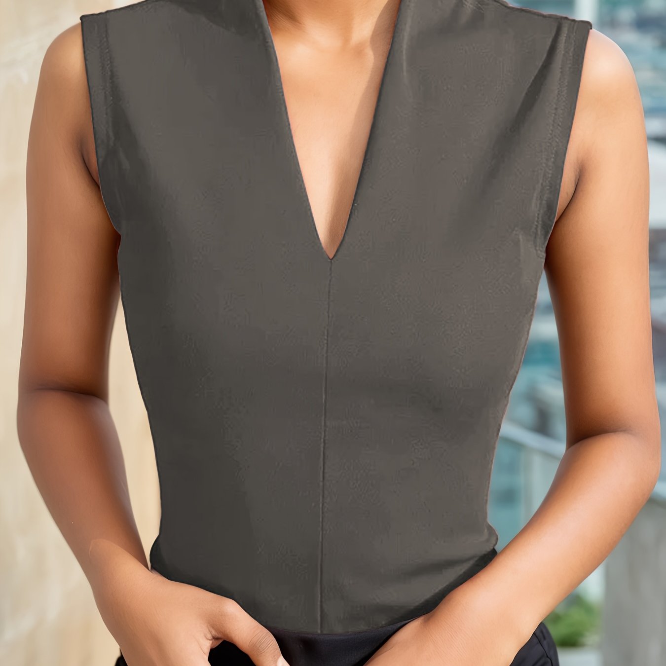 VENA – Elegantes Sommer-Top mit V-Ausschnitt