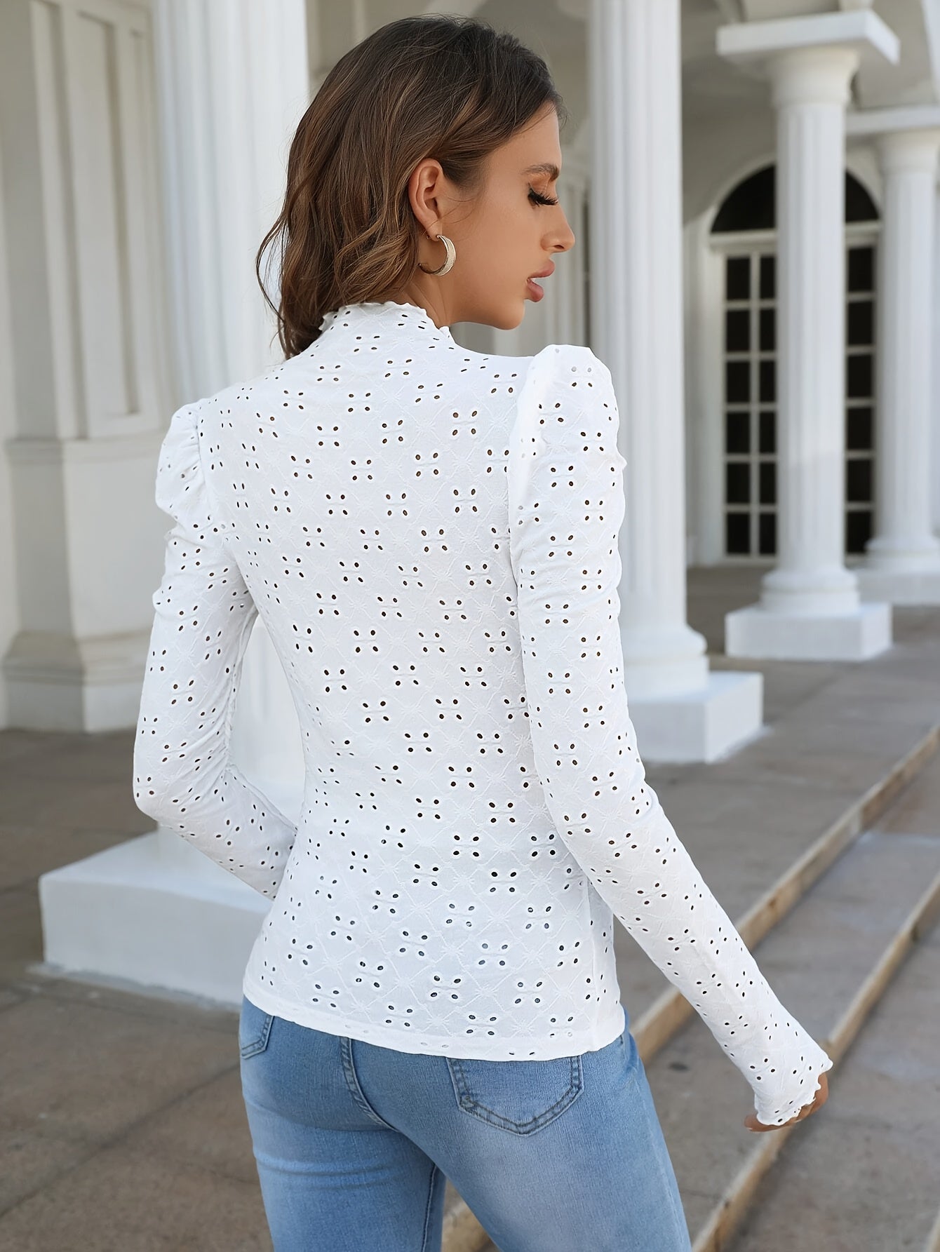 FREN – Französisches Blusenshirt mit Stickdetails