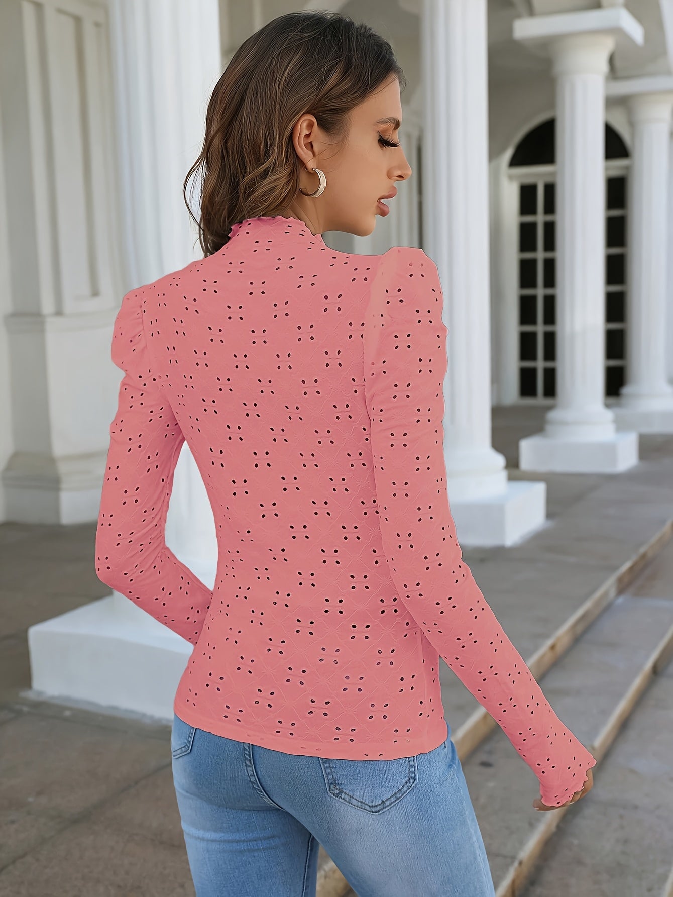 FREN – Französisches Blusenshirt mit Stickdetails