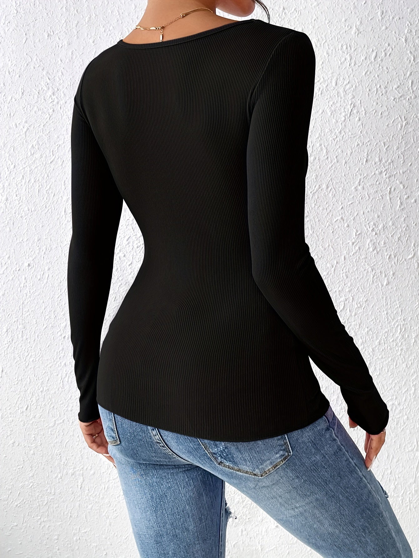 RIBBY – Geripptes Langarmshirt mit Rundhalsausschnitt