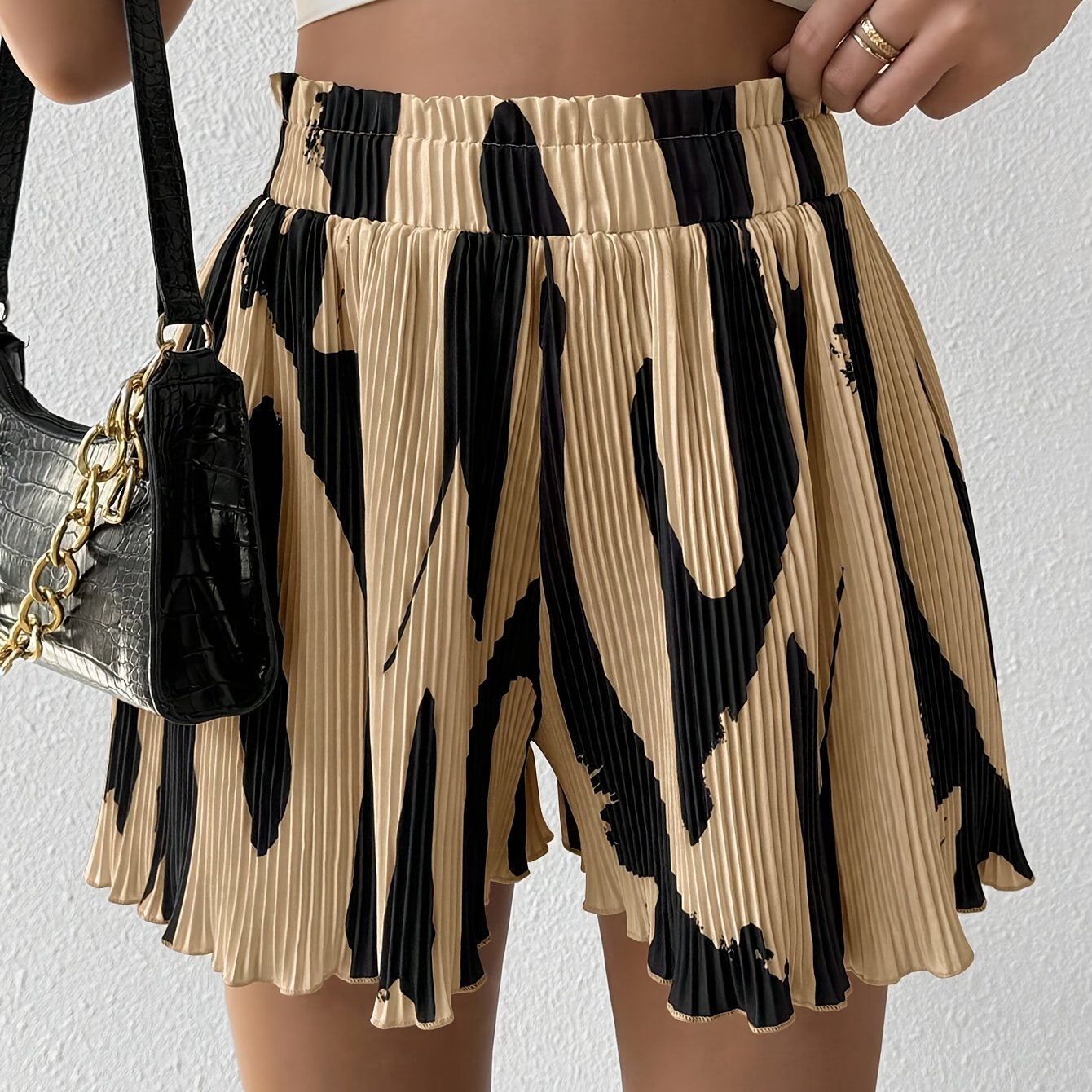 ELEG – Casual Falten-Shorts
