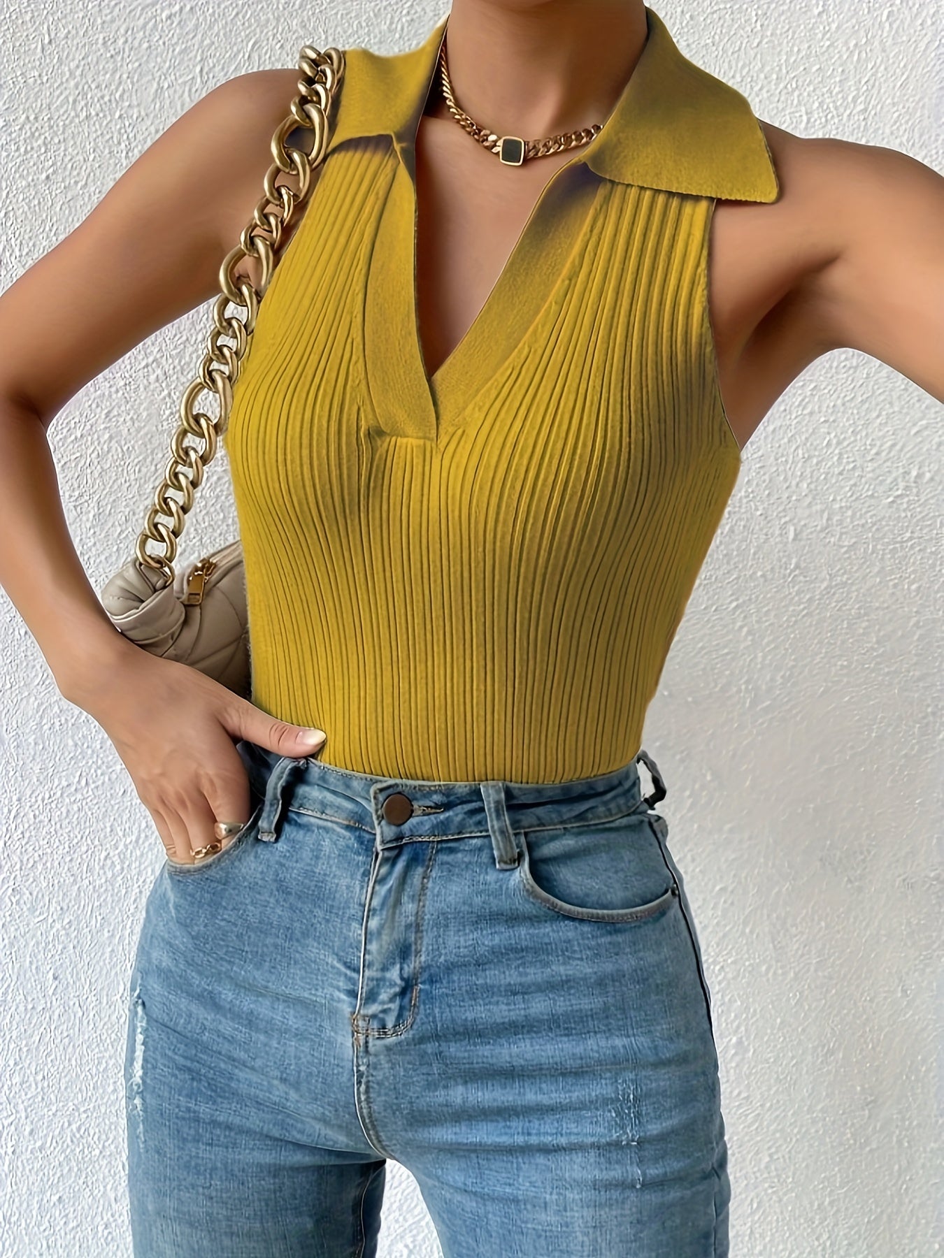 CULA – Ärmelloses Top mit Kragen im Slim Fit