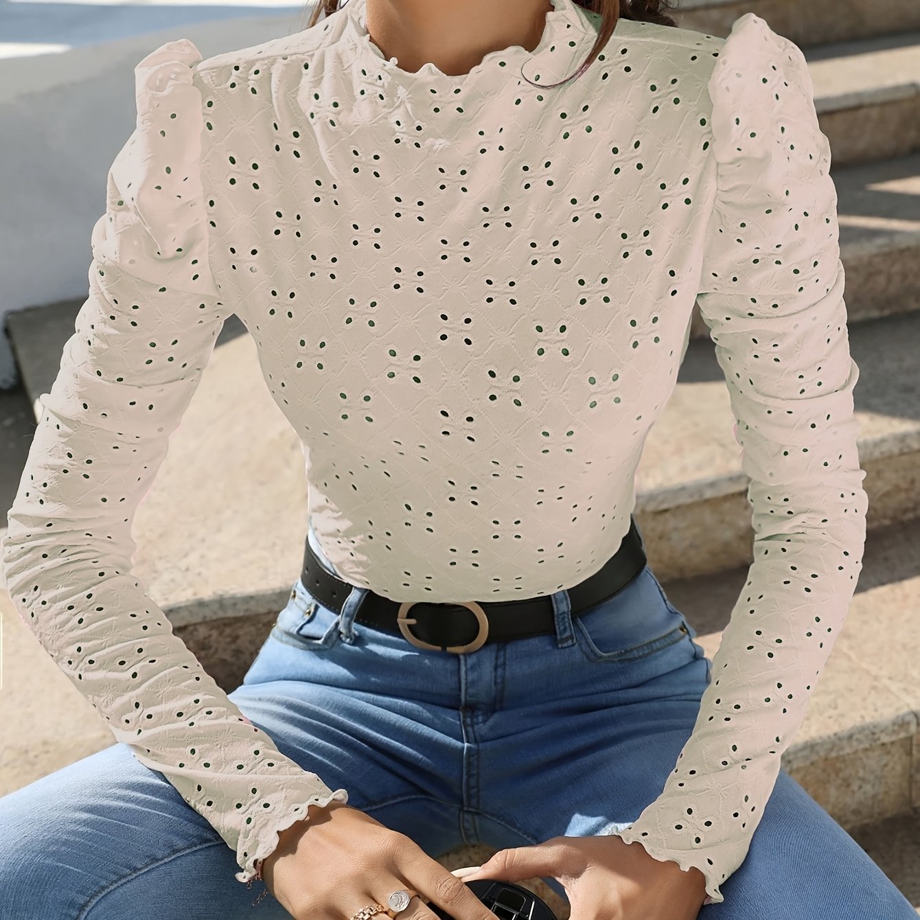 FREN – Französisches Blusenshirt mit Stickdetails
