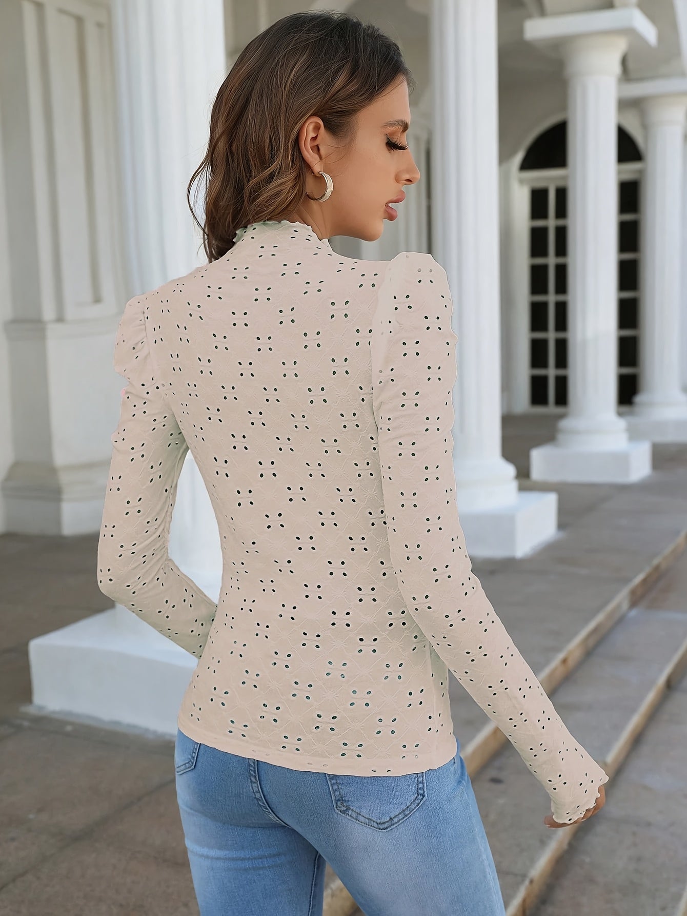 FREN – Französisches Blusenshirt mit Stickdetails
