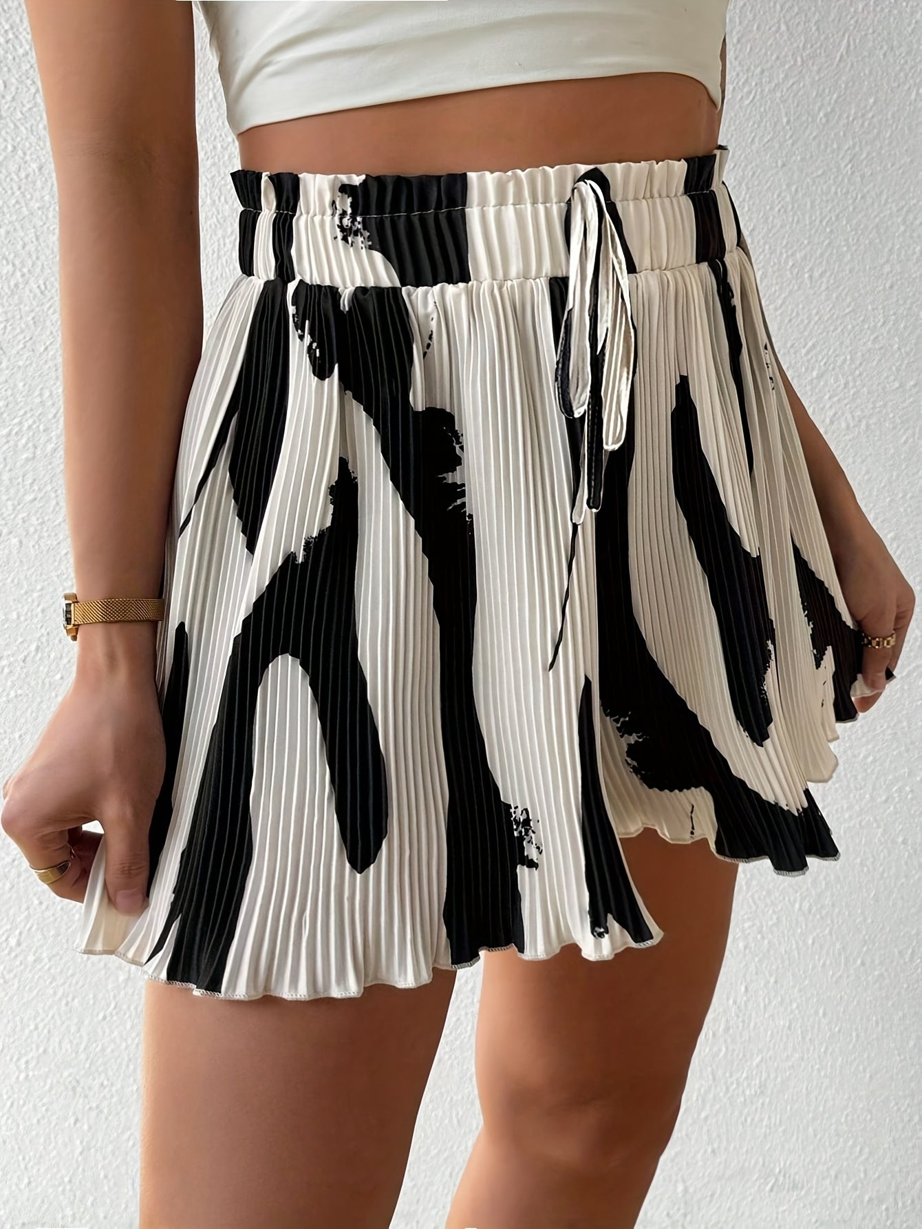 CHIC – Damen High-Waist Shorts