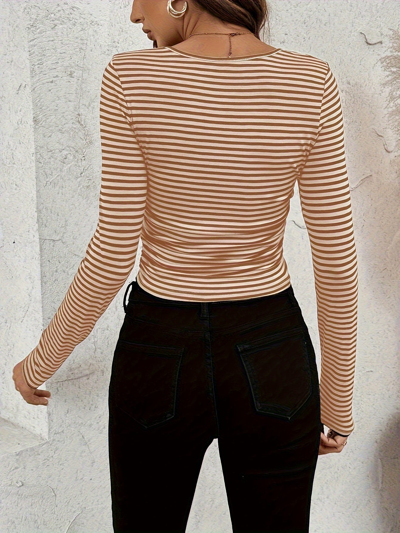 SQRE – Figurbetontes Langarmshirt