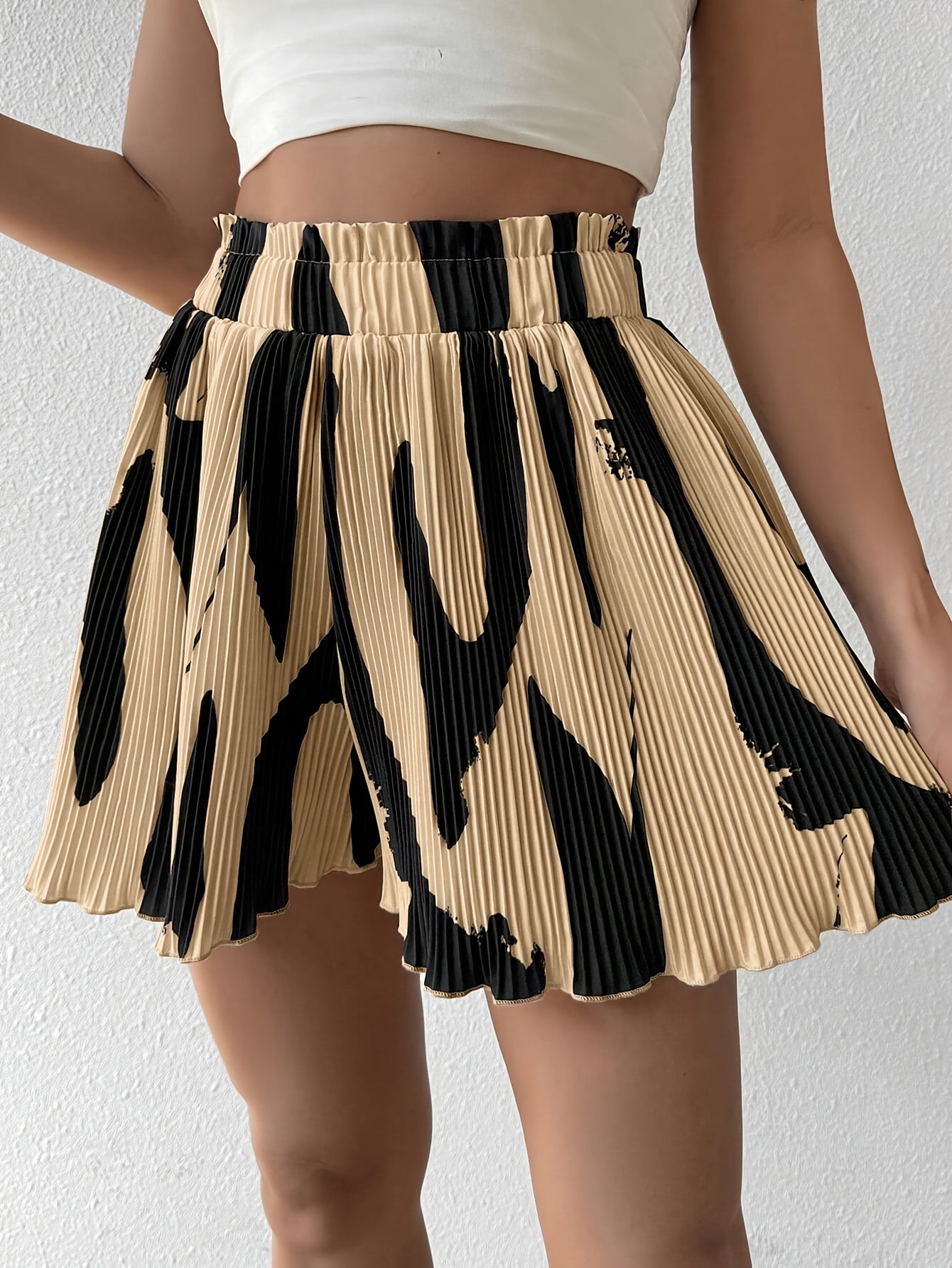 ELEG – Casual Falten-Shorts