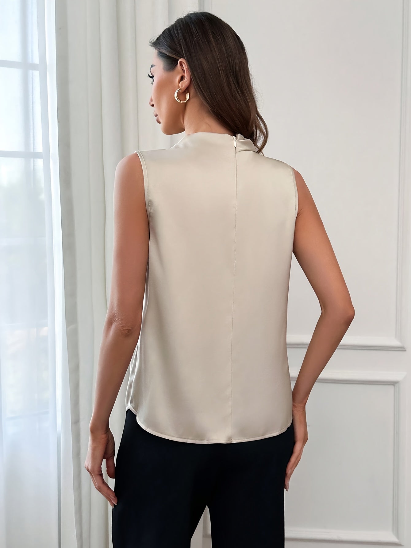 COWL – Elegantes Tanktop mit Wasserfallausschnitt