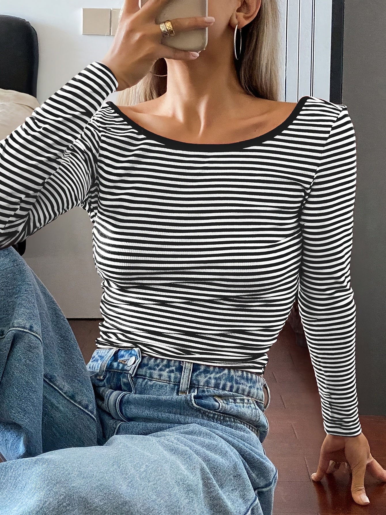 BACKY – Elegantes Langarmshirt mit Rückenausschnitt