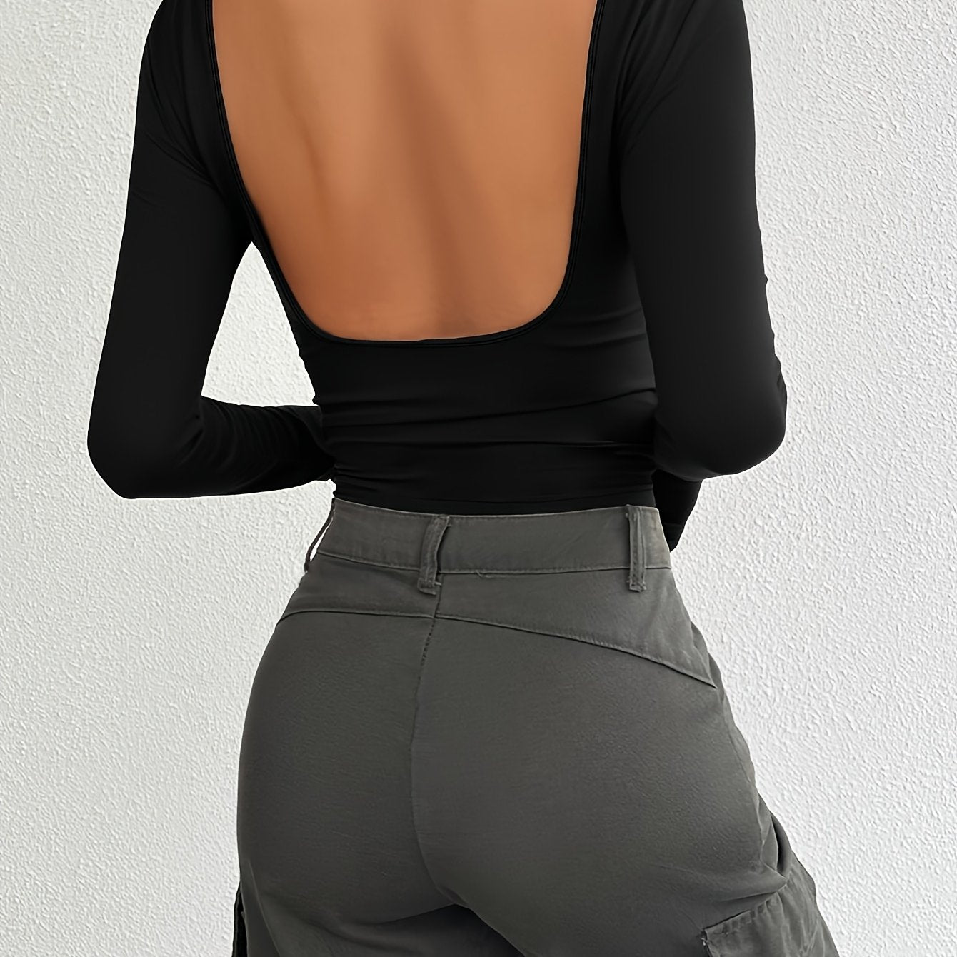UBACK – Figurbetontes Langarmshirt mit Rückenausschnitt