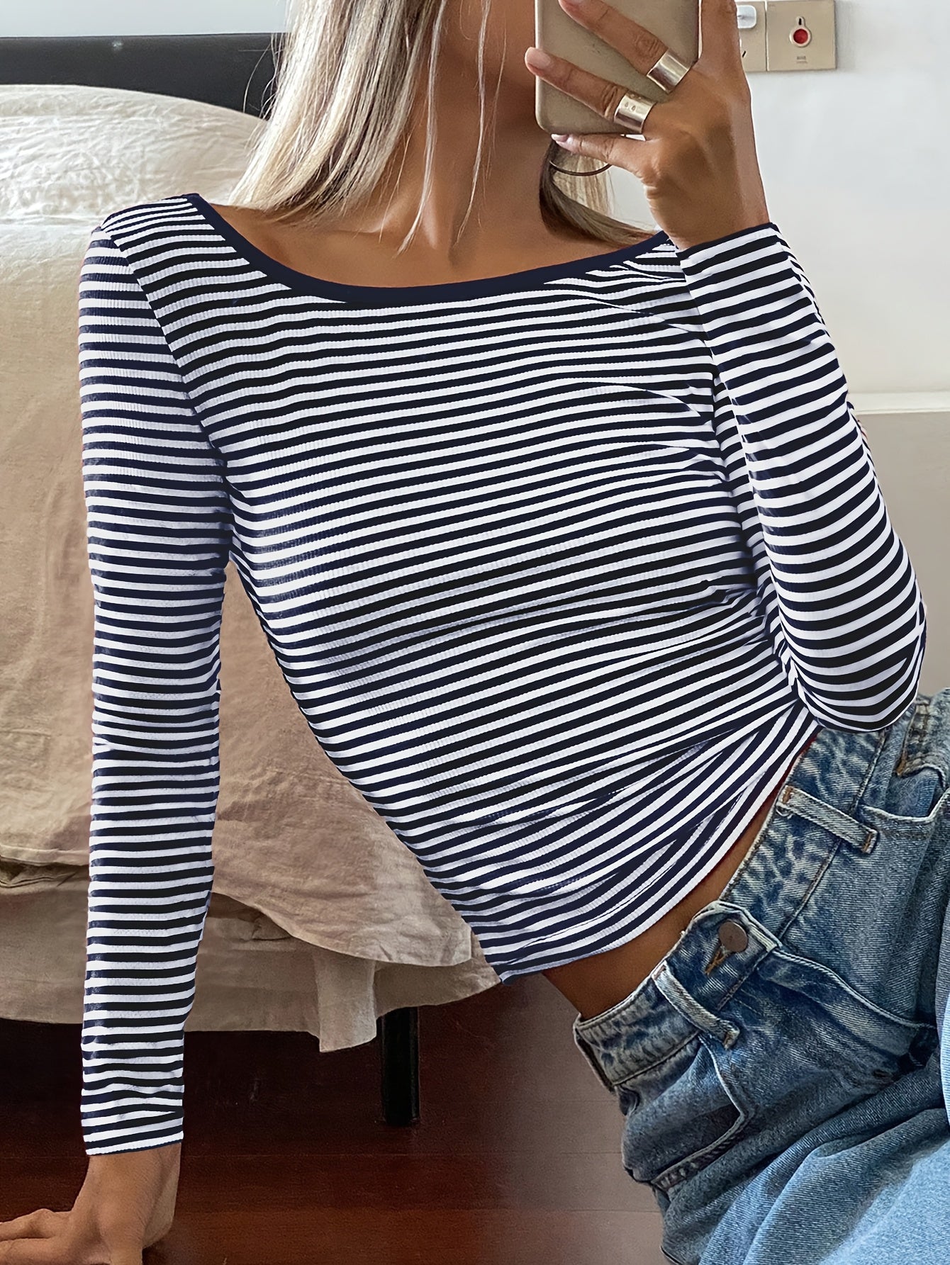 BACKY – Elegantes Langarmshirt mit Rückenausschnitt