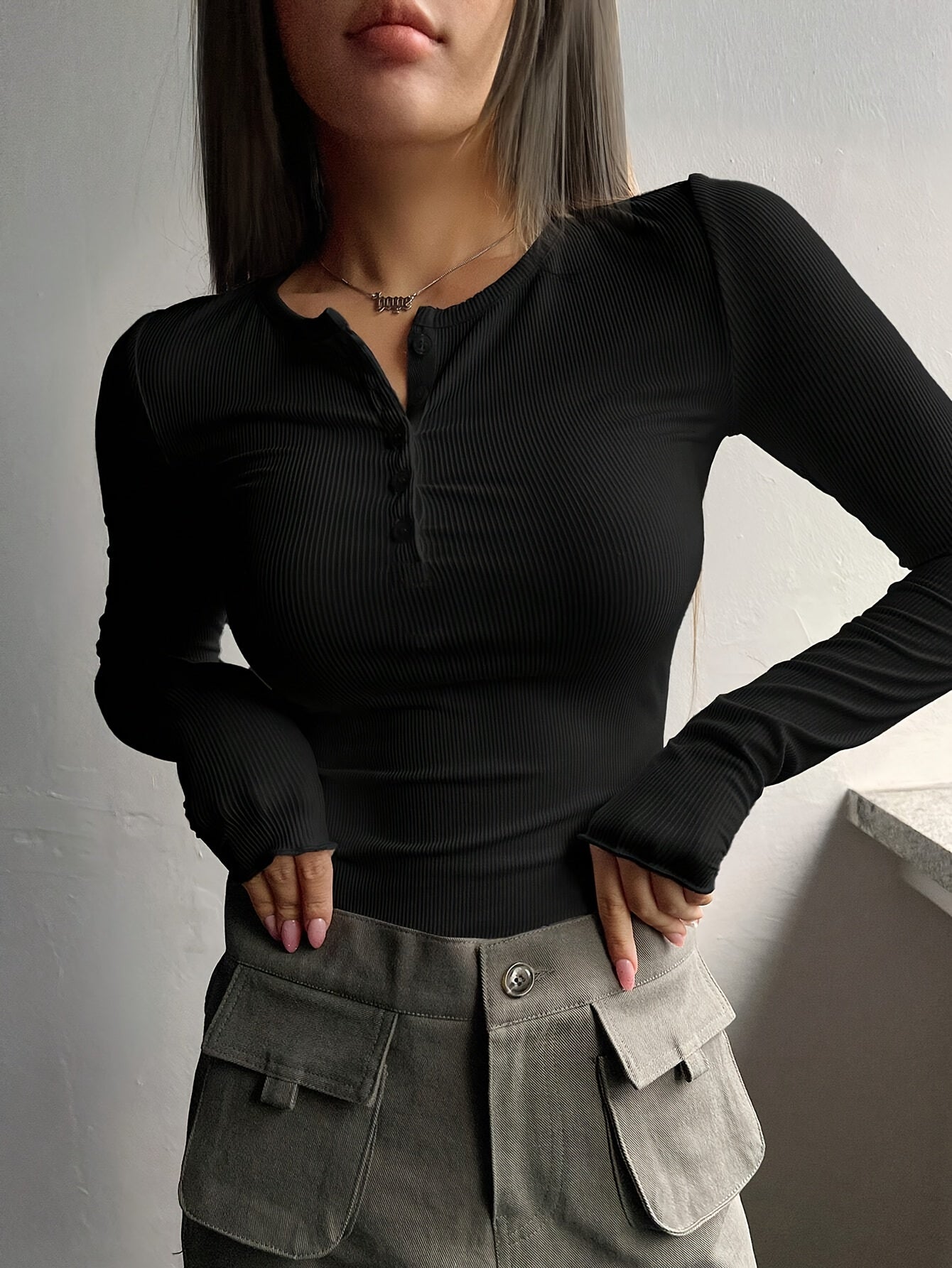 HENY – Langarm Henley-Shirt mit Stretch-Rippstruktur