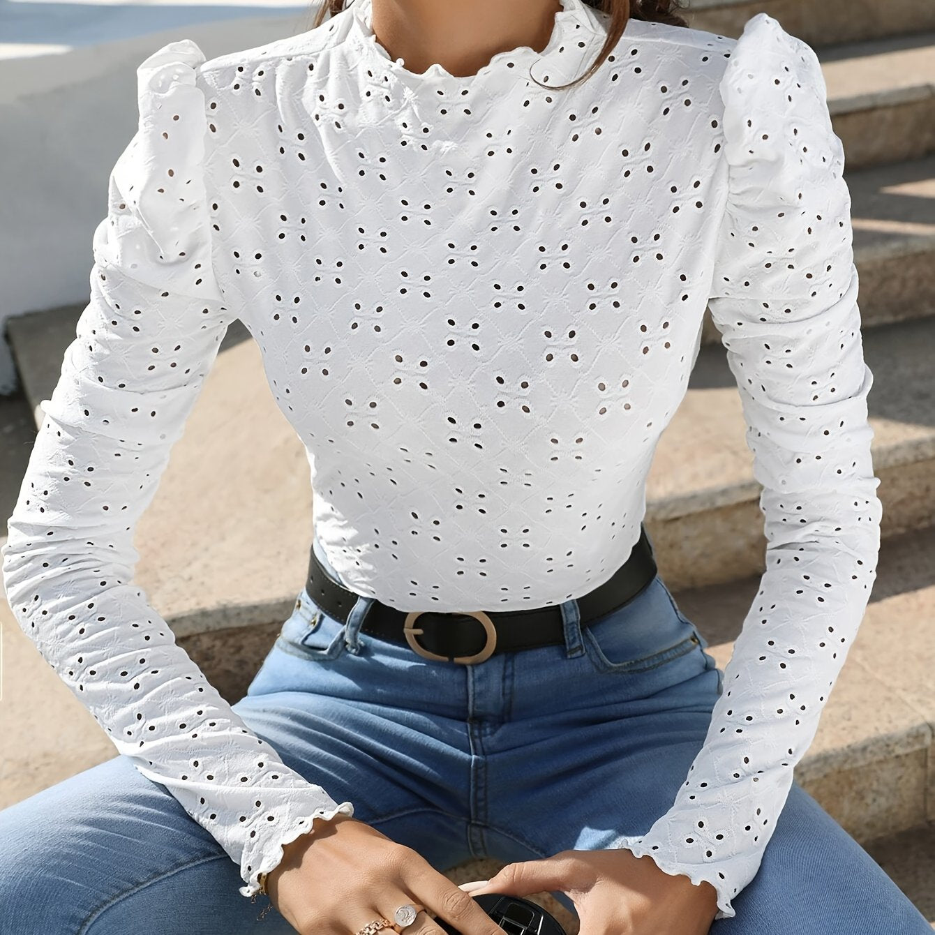 FREN – Französisches Blusenshirt mit Stickdetails