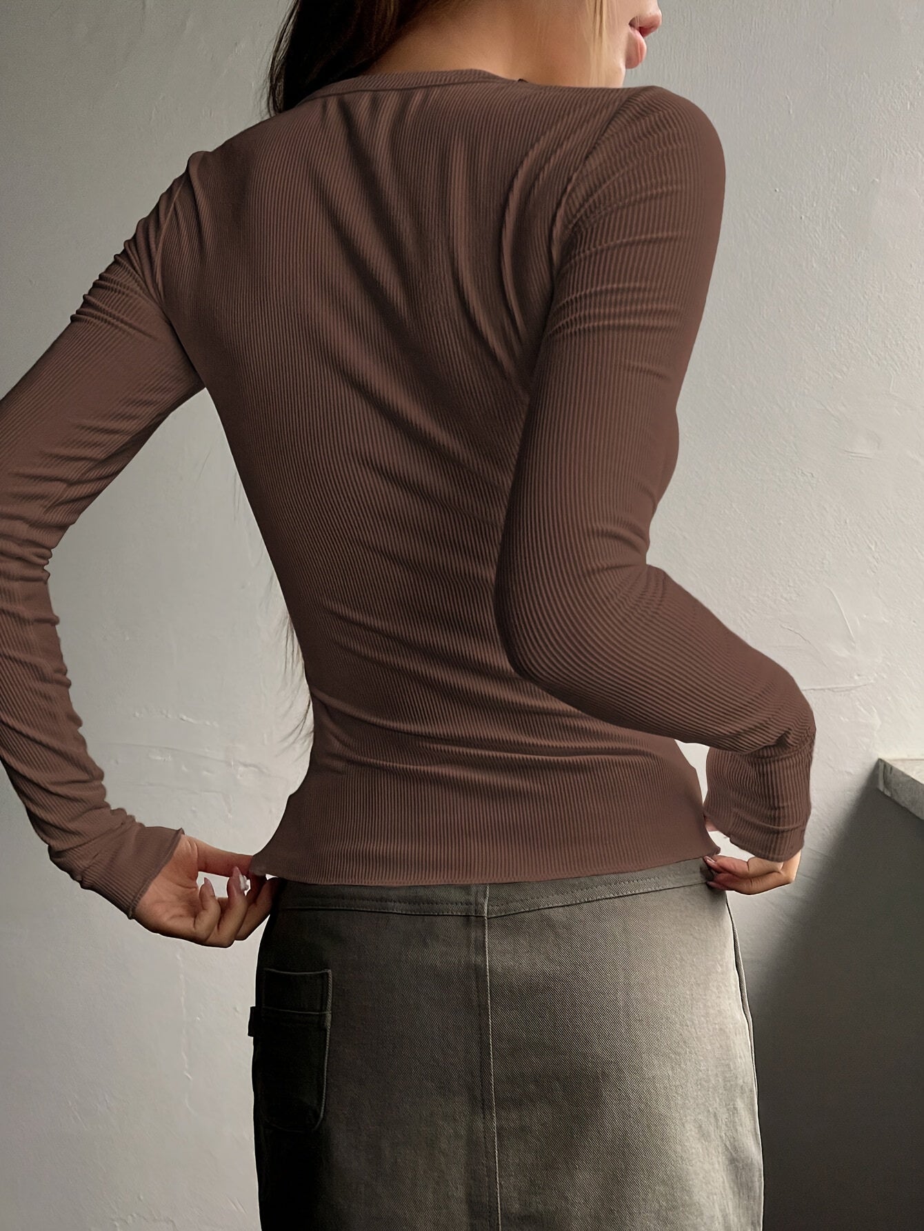 HENY – Langarm Henley-Shirt mit Stretch-Rippstruktur