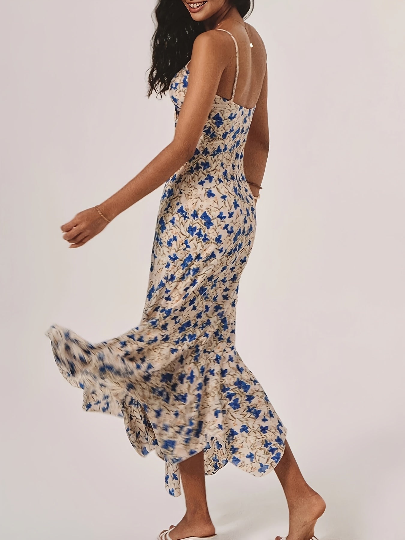 LYRA – Ärmelloses Maxikleid mit Blumenprint & asymmetrischem Saum