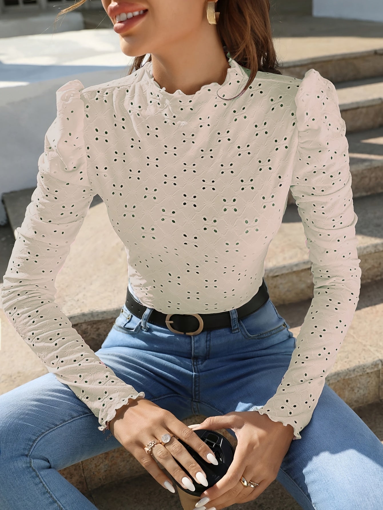 FREN – Französisches Blusenshirt mit Stickdetails