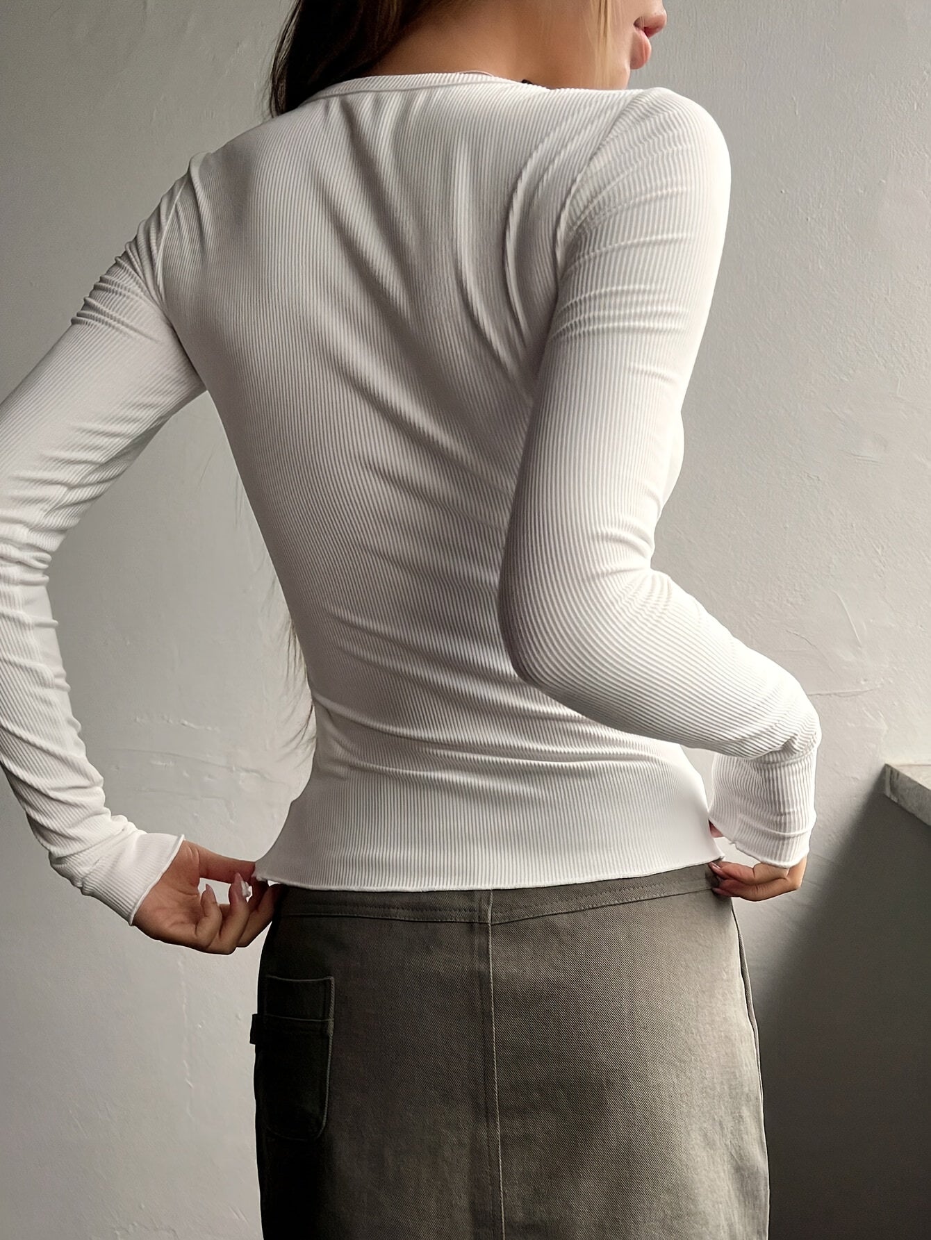 HENY – Langarm Henley-Shirt mit Stretch-Rippstruktur