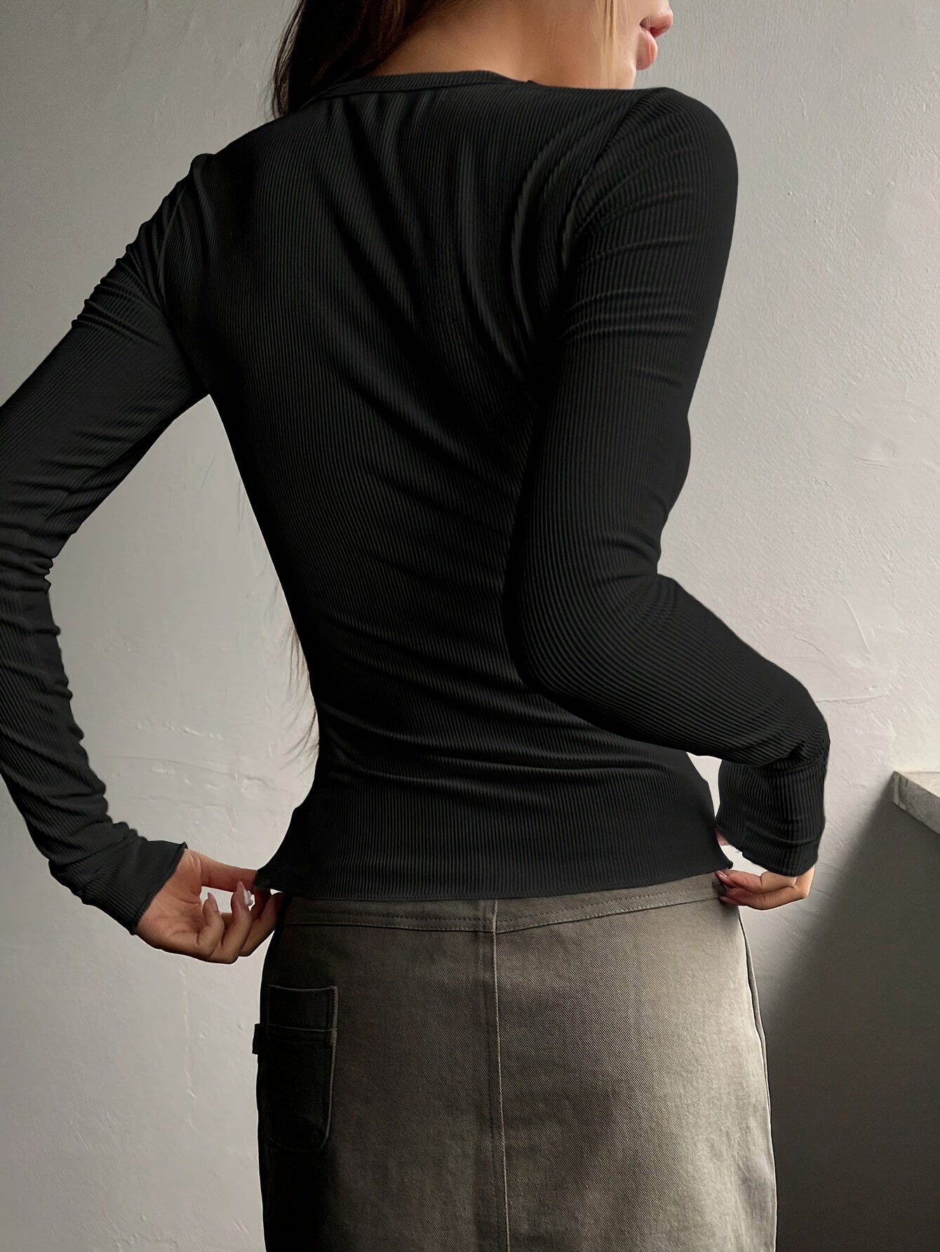 HENY – Langarm Henley-Shirt mit Stretch-Rippstruktur