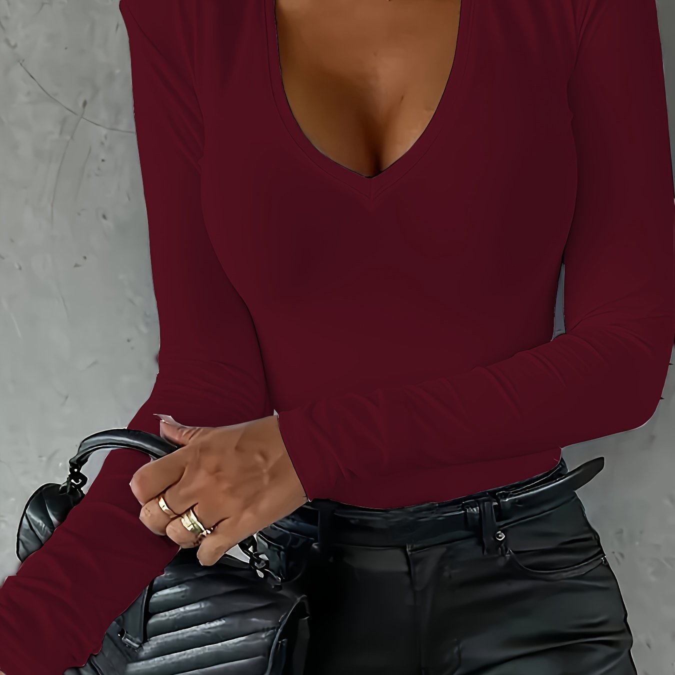 ELVA – Schlichtes Langarmshirt mit V-Ausschnitt